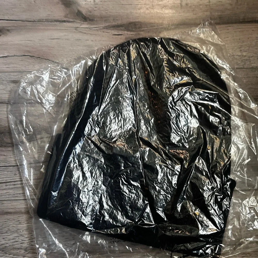 Brand new Jeffree star Halloween beanie- limited edition - Picture 3 of 3
